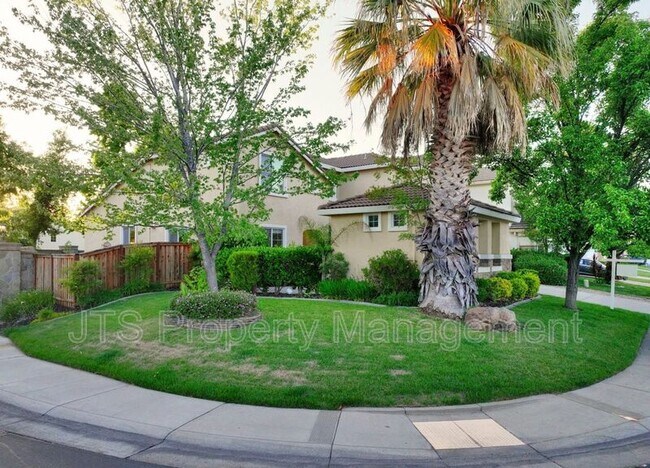 Building Photo - 2040 San Esteban Cir