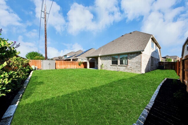 Building Photo - 24111 Golden Fallow Dr