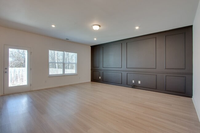 Building Photo - 1872 Holdens Hollow