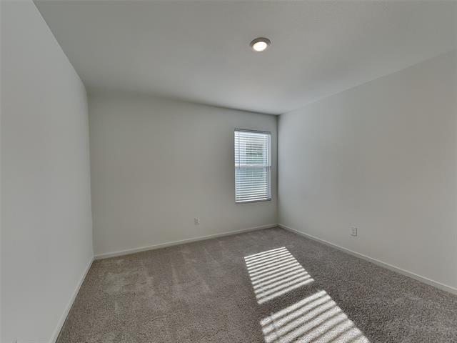 Building Photo - 1813 Equine Retreat Wy