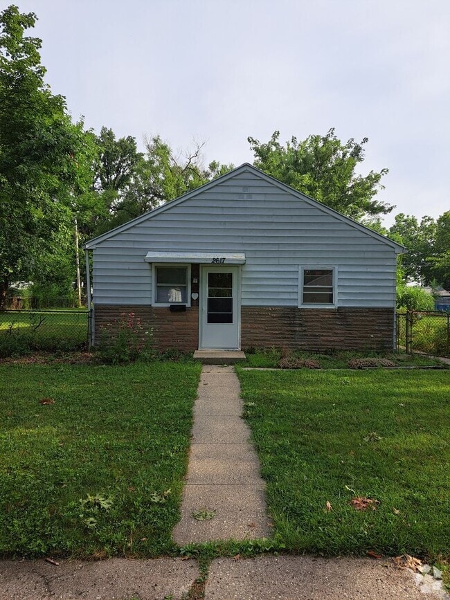 Building Photo - 2 BR House near Parkview Hospital Randallia