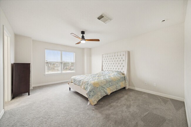 Building Photo - 17923 Hollow Hill Ln