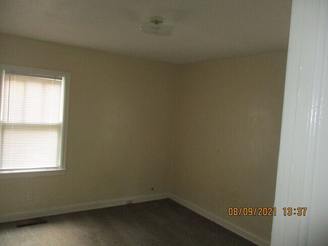 Building Photo - 1214 9th Ave