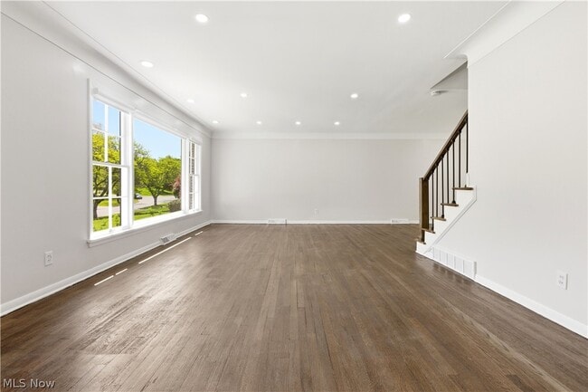 Building Photo - 2056 Laurel Hill Dr