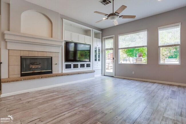 Building Photo - Impeccably Designed 4Bdm 4Ba Home in Desir...