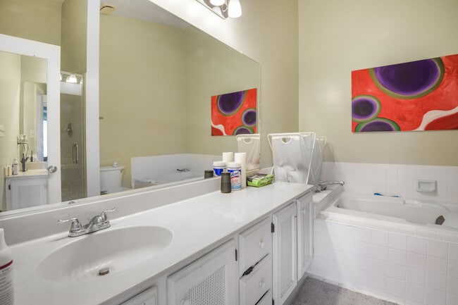 Building Photo - 10905 Whiterim Dr