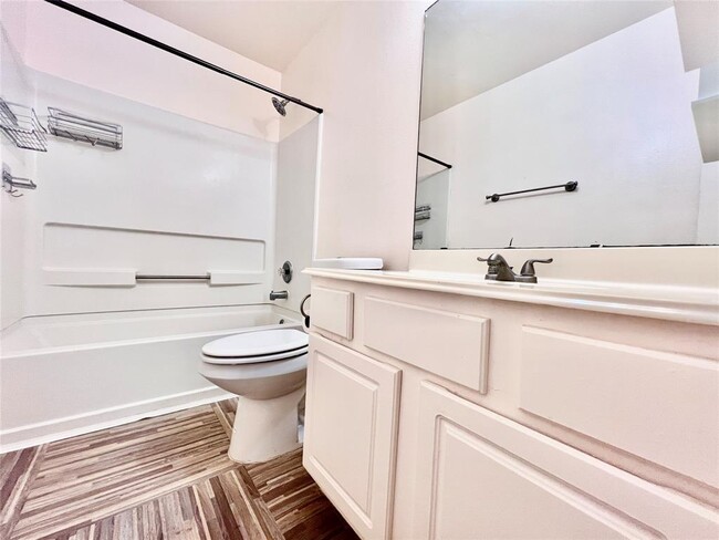 Building Photo - 5015 Summit Lodge Dr