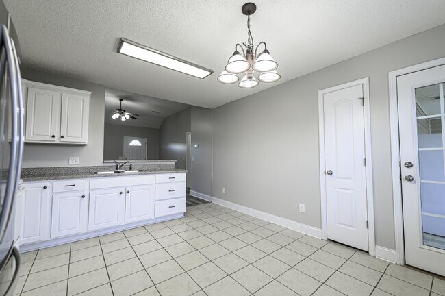 Building Photo - 307 Nile Ln