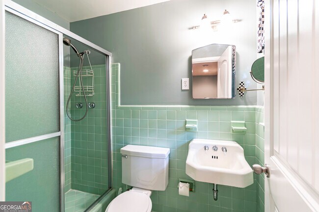 Building Photo - 2535 Melinda Dr NE