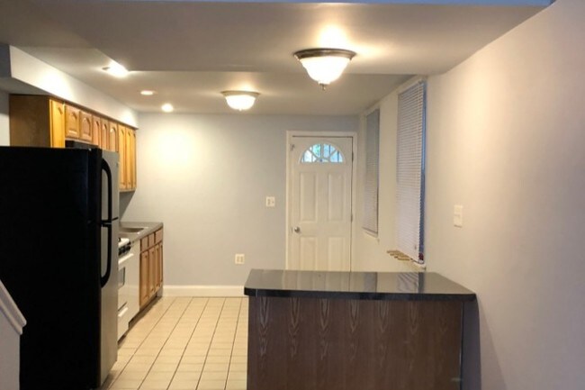 Kitchen - 3200 Haverford Ave