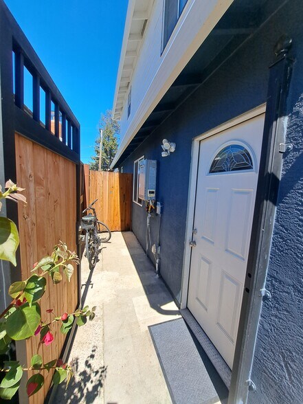 Building Photo - 4666 Tango Way