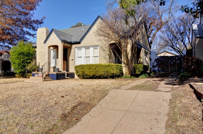 Building Photo - 4128 Pershing Ave