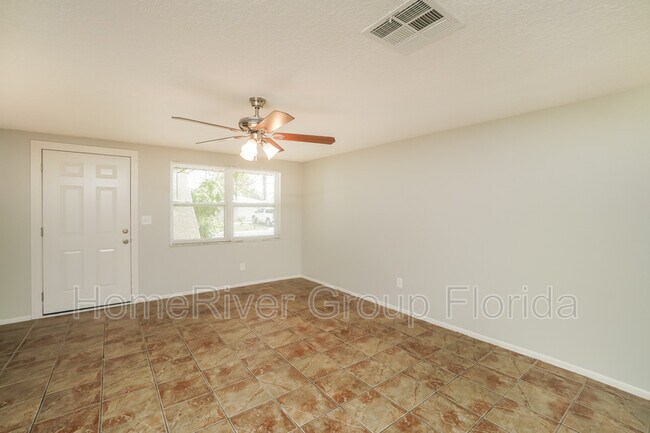 Building Photo - 6646 Lenoir Dr