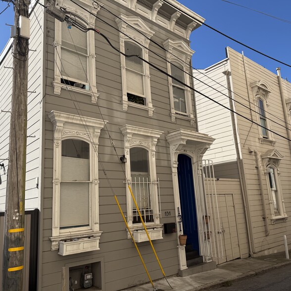 the house - 131 Wilmot St