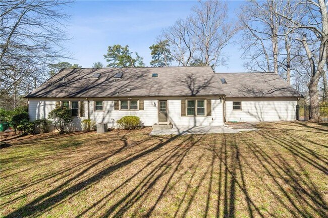 Building Photo - 1140 Goodwin Pl NE