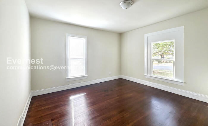 Building Photo - 1629 Alemeda Ave SW