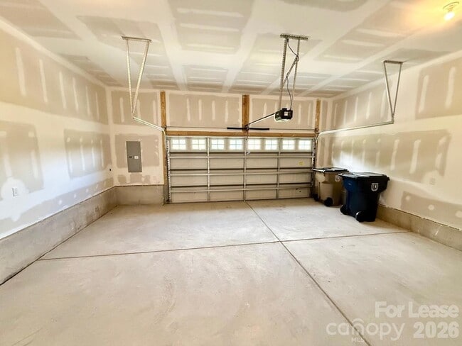 Building Photo - 206 Silver Fleet Dr