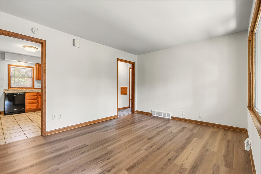 Building Photo - 4805 Camden Rd