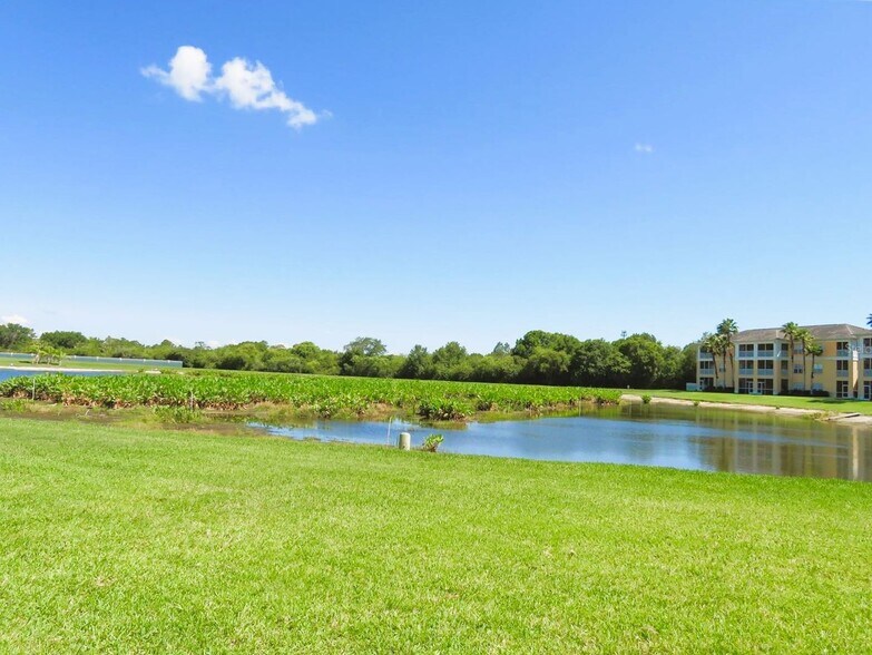 Building Photo - 2140 Heron Lake Dr
