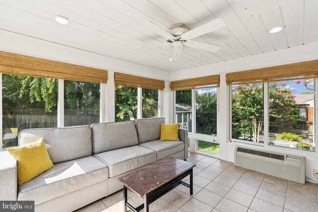 Building Photo - 5006 Flanders Ave