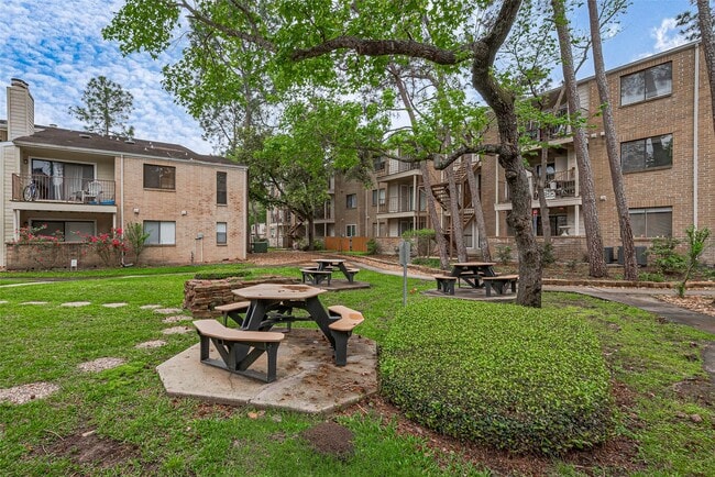 Building Photo - 3500 Tangle Brush Dr