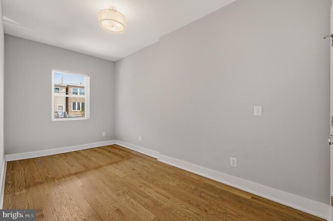 Building Photo - 925 Delafield Pl NW