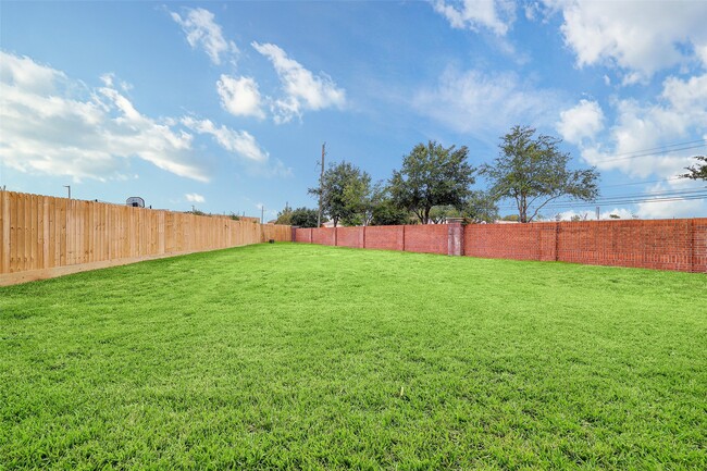 Building Photo - 3550 Urban Woods Trail