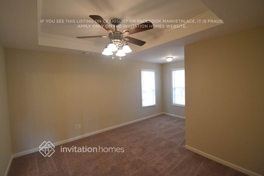 Building Photo - 204 Revolutionary Dr