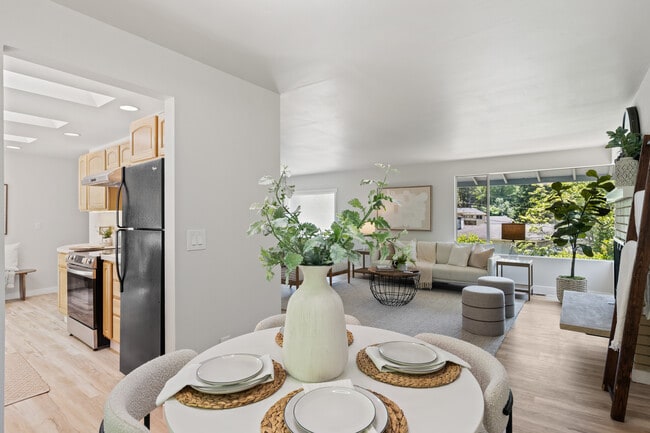 Building Photo - 13726 SE 24th St