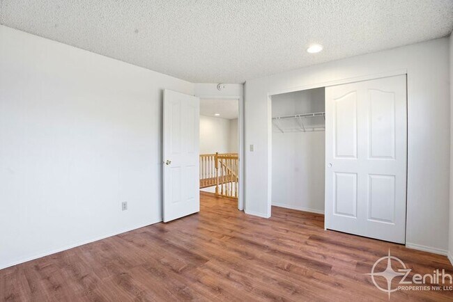 Building Photo - 16101 SE 18th St