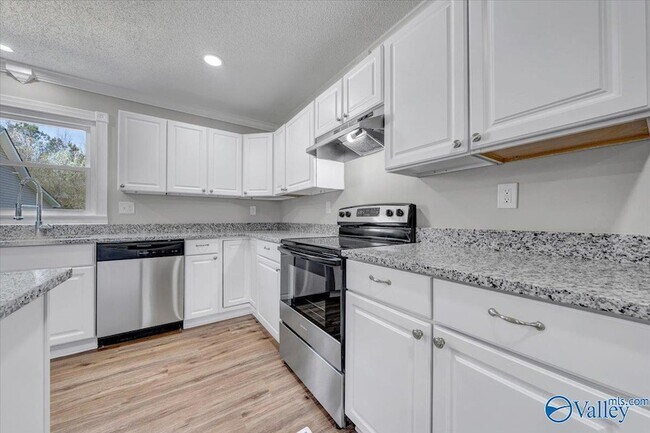 Building Photo - 117 Mandy Dr