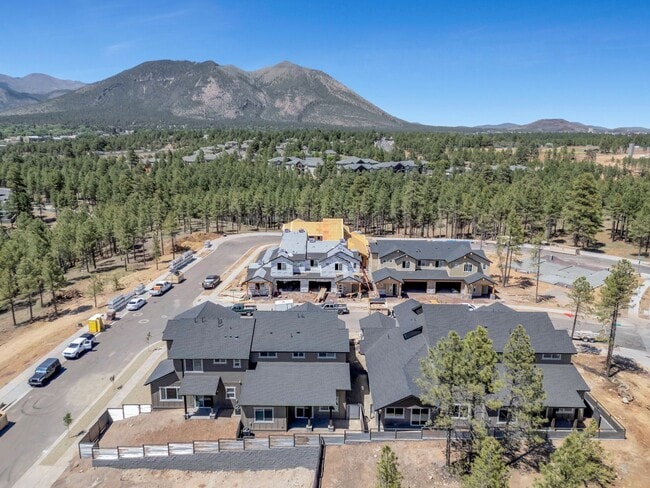 Building Photo - Gorgeous Flagstaff Property
