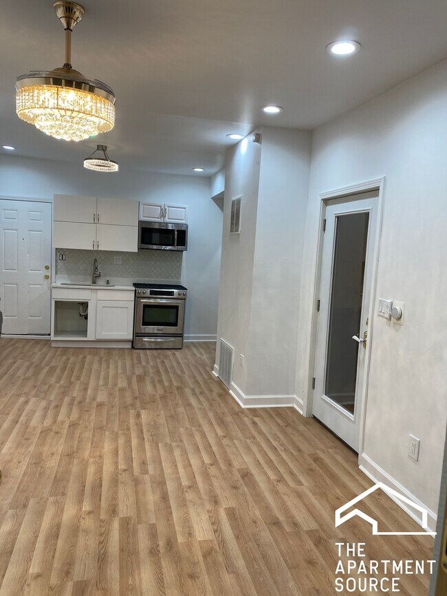 Building Photo - 1228 N Cleaver St