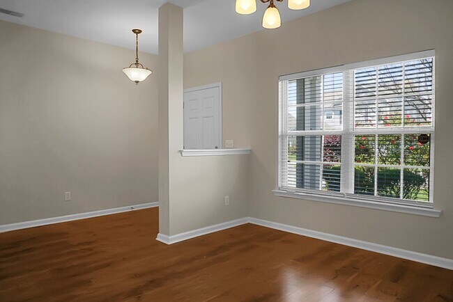 Building Photo - Comfortable Living, 4 BR 2.5 BA Home, Two Car Garage