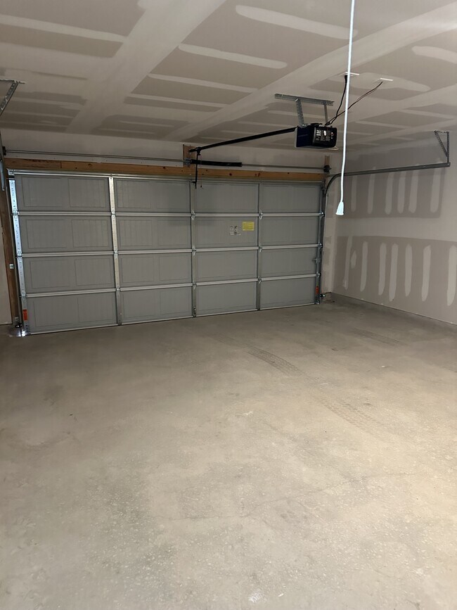 Building Photo - 10555 Varmus Dr