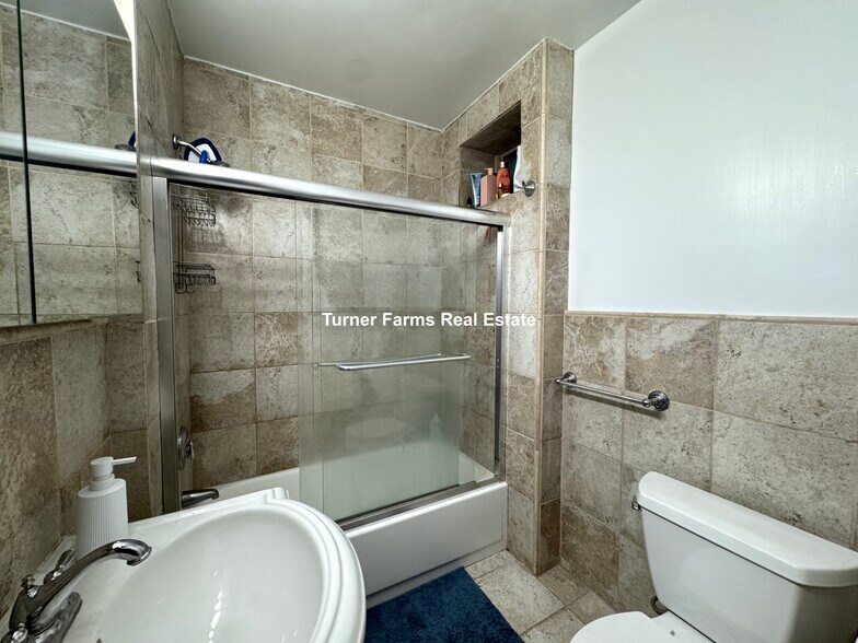 Building Photo - 616 Columbus Ave