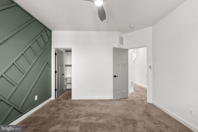 Building Photo - 921 Grundy St