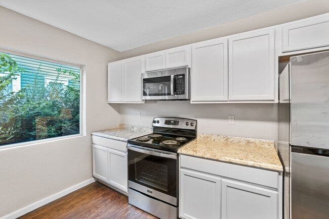 Building Photo - 616 S 19th St