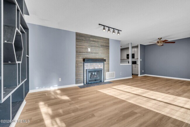 Building Photo - 106 Frontier Way
