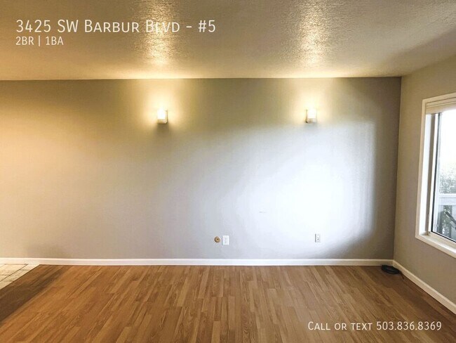 Building Photo - 3425 SW Barbur Blvd