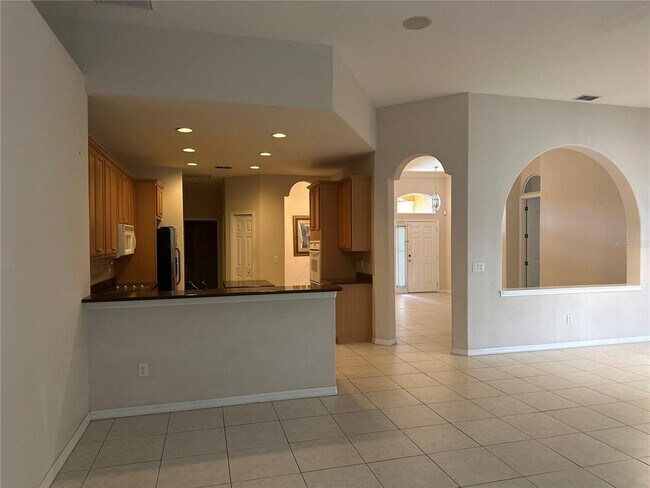 Building Photo - 10645 Weeping Elm Bend