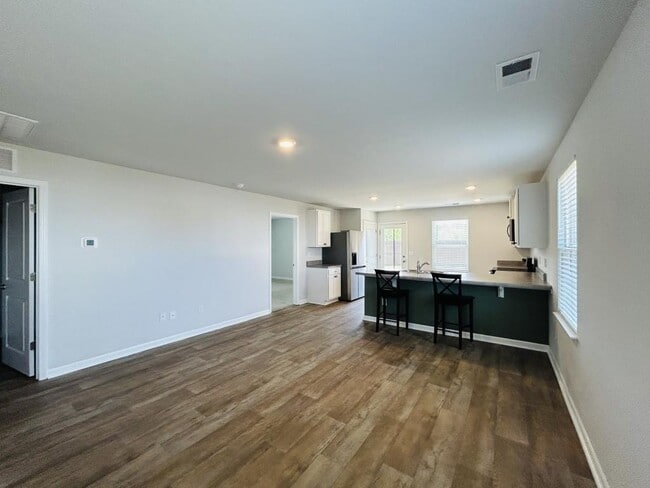 Building Photo - 2157 Grande Palms Trl