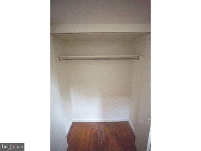 Building Photo - 407 S 11th St