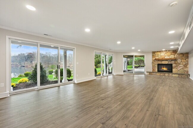 Building Photo - 144 W Norwalk Rd