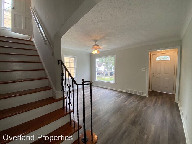 Building Photo - 3 br, 1 bath House - 19601 Sunset Dr