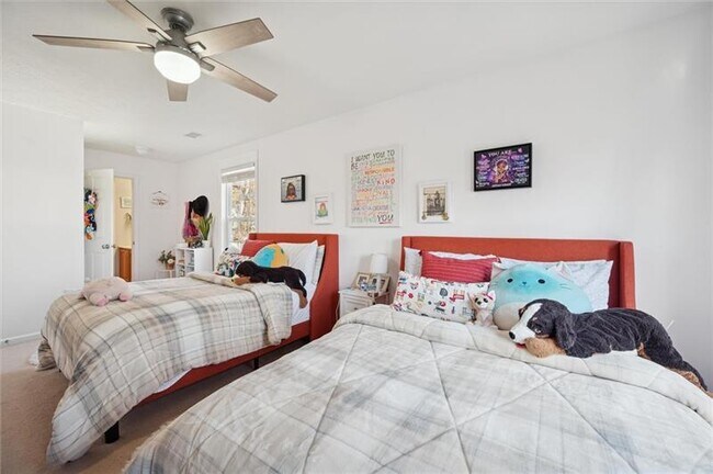 Building Photo - 1005 Autumn Woods Dr