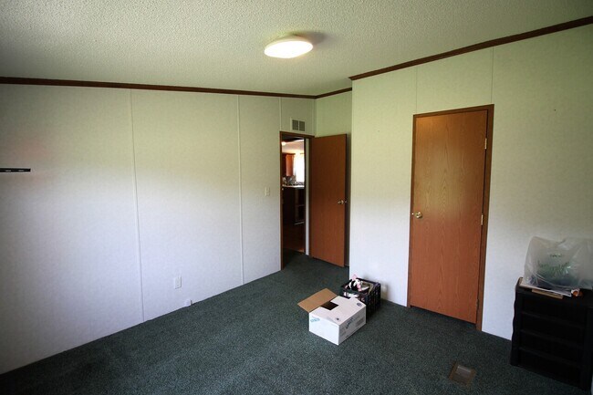 Building Photo - 1537 Tomlinson Rd, Victoria, VA