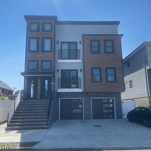 Building Photo - 1297 Avy St