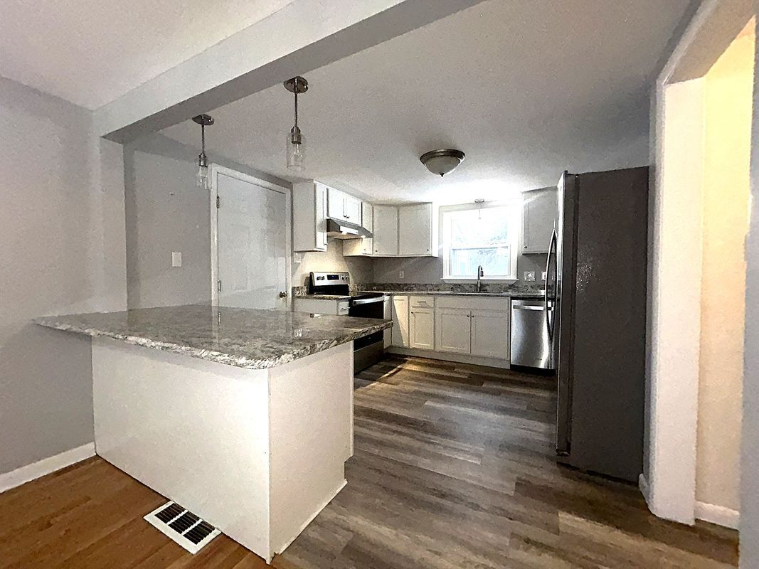 Building Photo - 3 Wills Dr