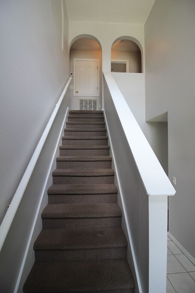 Building Photo - 3617 Stonefield Dr